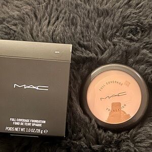 NEW MAC Full coverage foundation NW40